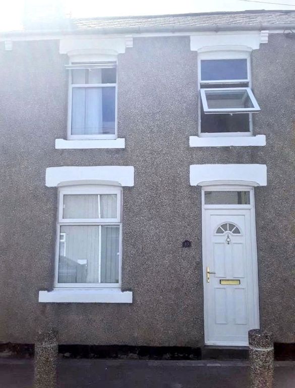 Property photo 2 of 12