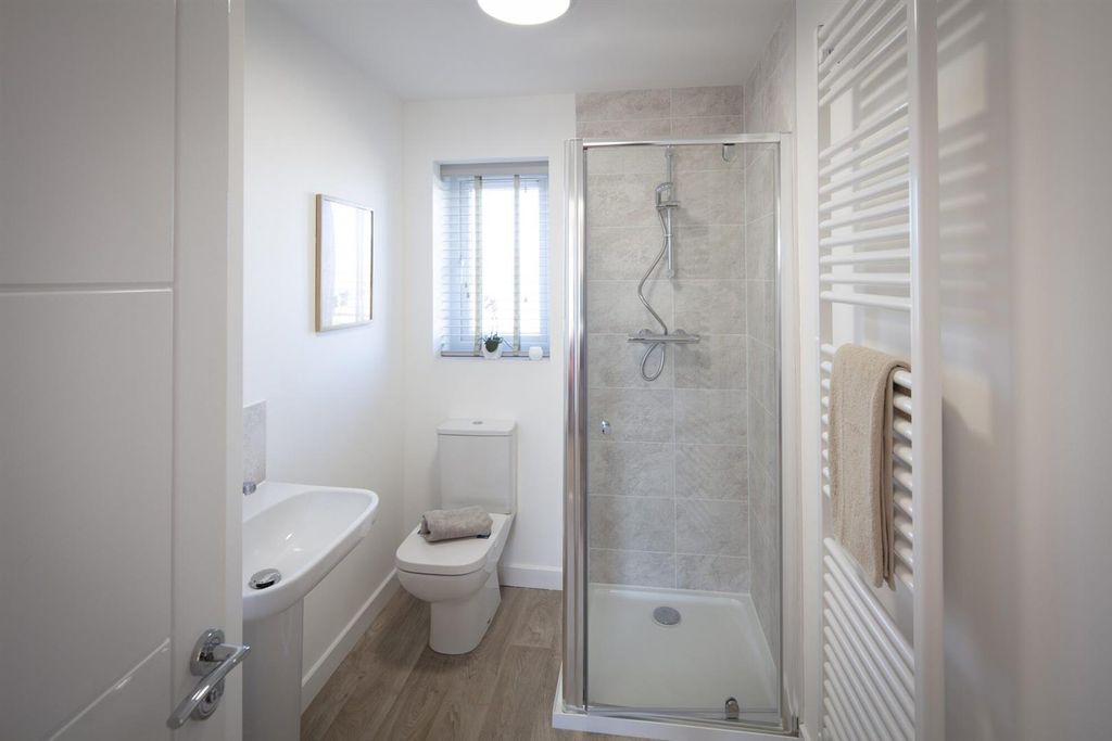 Property photo 2 of 13