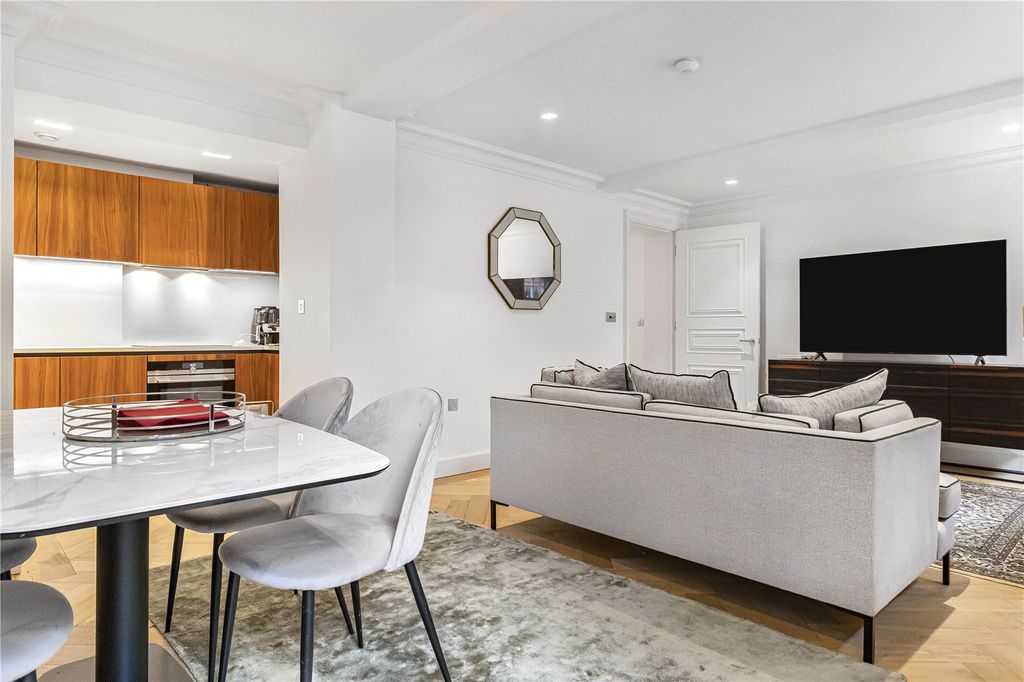 Property photo 3 of 21 Picture No. 09