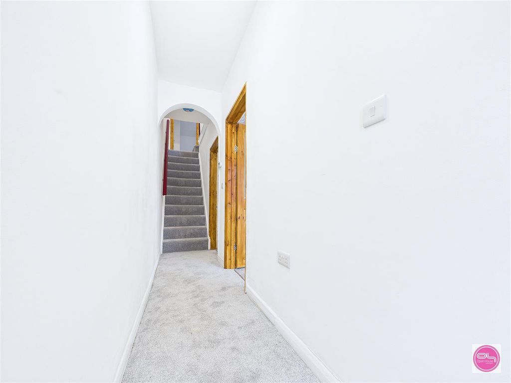 Property photo 3 of 24 Derby Street, Burton On Trent (1).Jpg