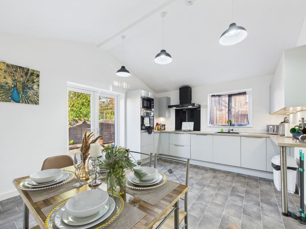 Property photo 3 of 18 4631838