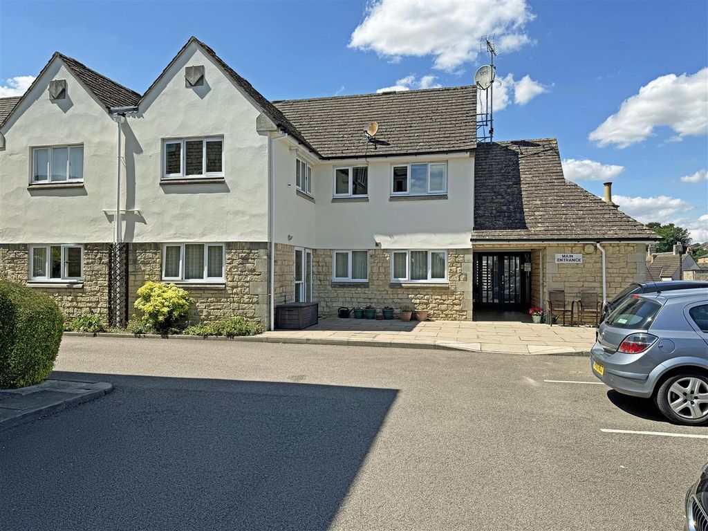 Property photo 1 of 11 Torkington Gardens, Stamford