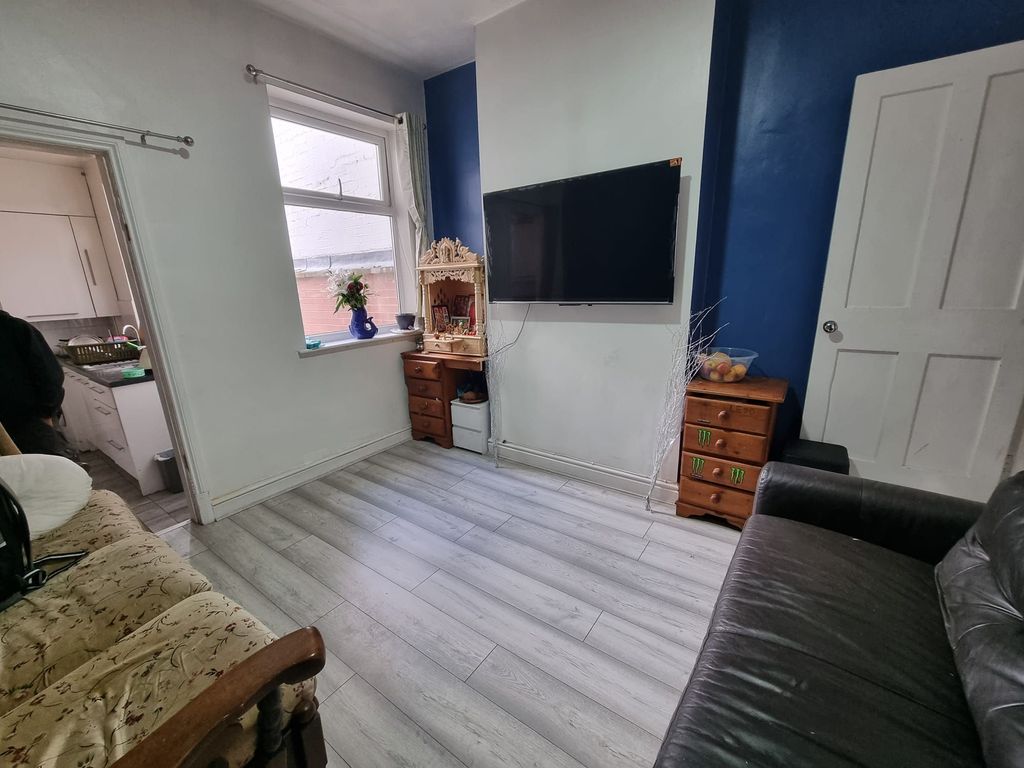 Property photo 2 of 9 Photograph 2