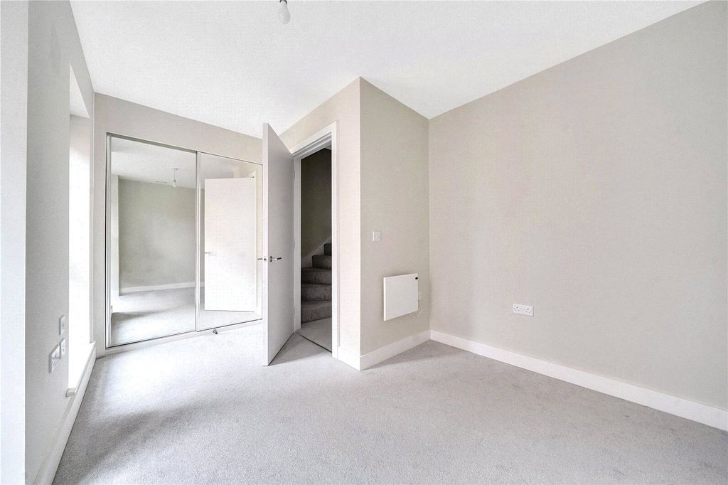 Property photo 3 of 14 Internal View