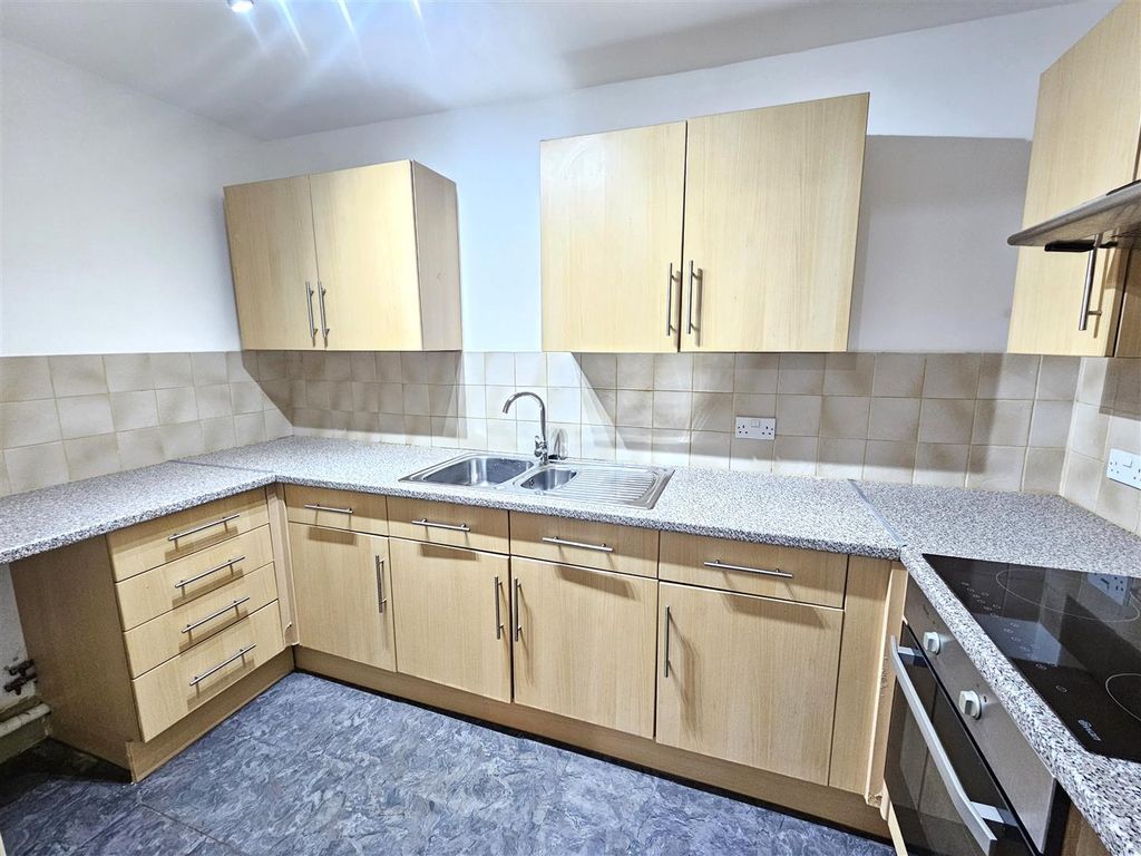 Property photo 3 of 13 Kitchen.Jpg