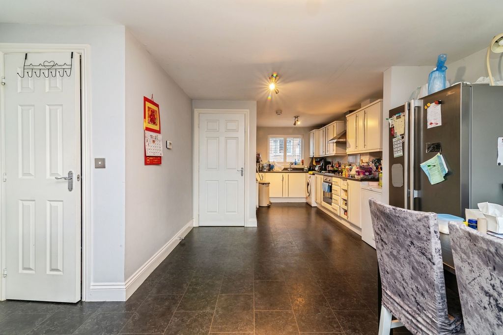 Property photo 2 of 17 Photo