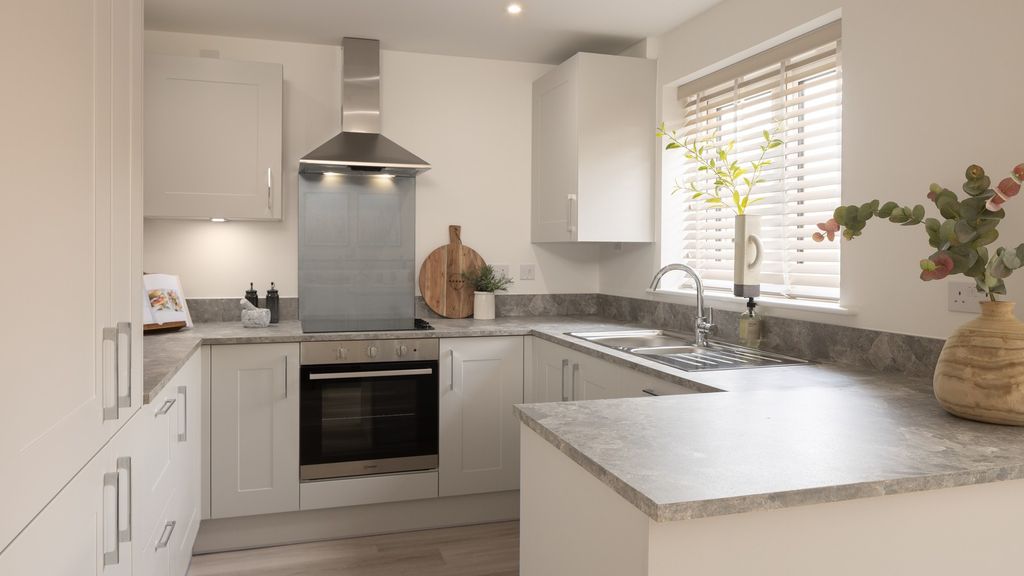 Property photo 2 of 9 Oakwood Park, Wimborne
