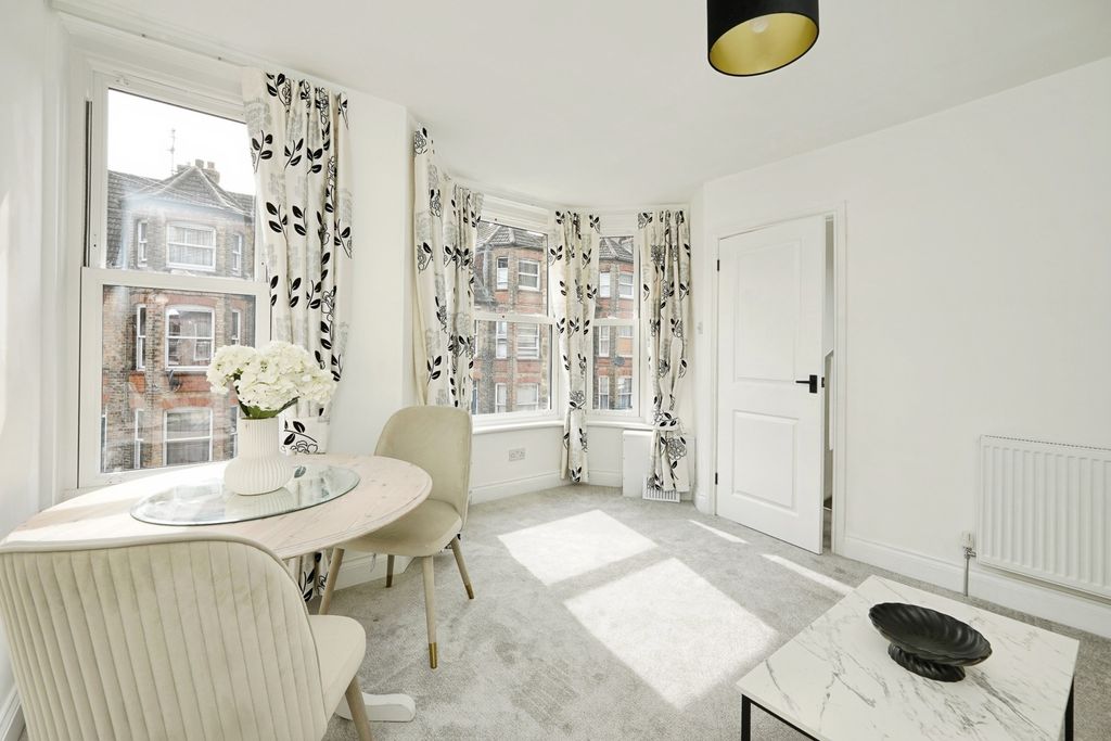 Property photo 2 of 19 Pbox-Img.Jpg