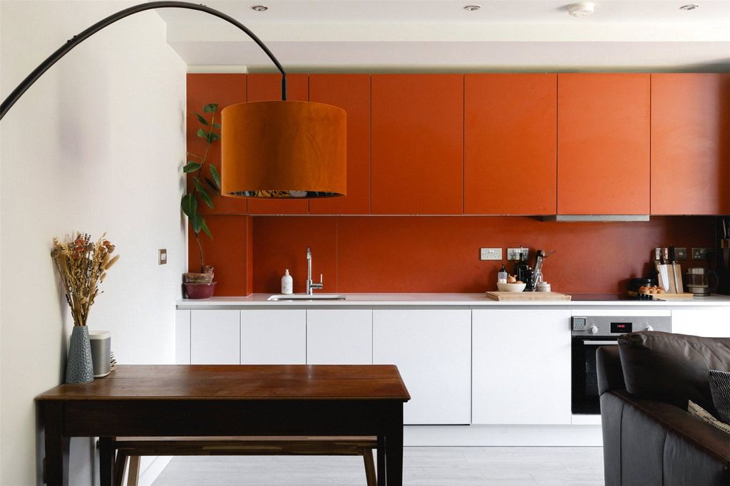 Property photo 3 of 13 Studio House E20