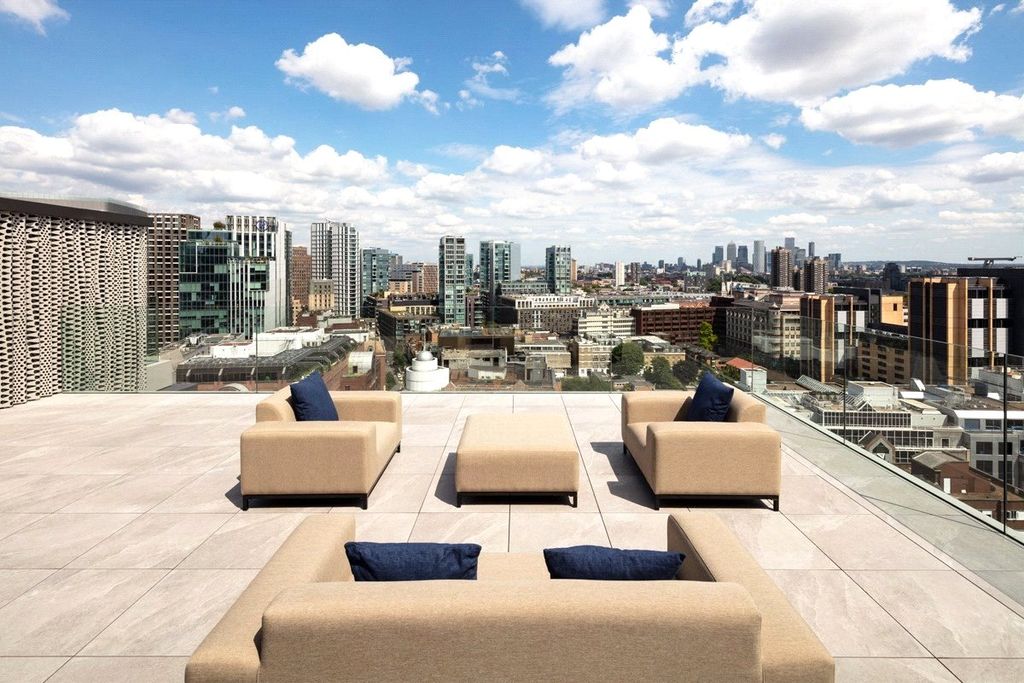 Property photo 3 of 13 Private Terrace 3