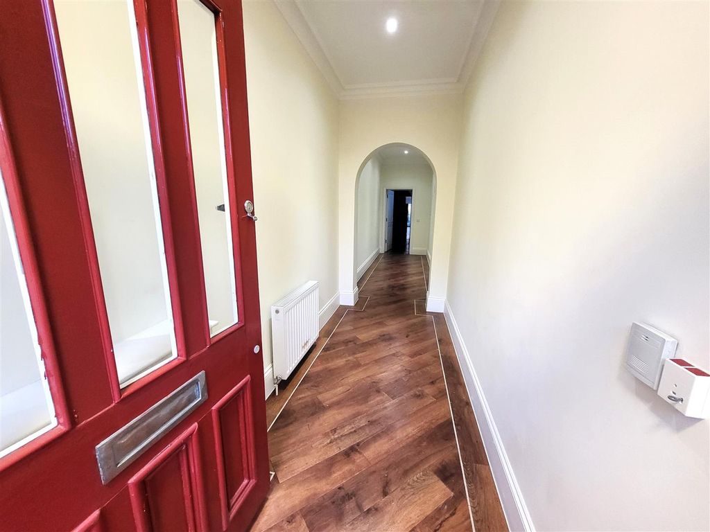 Property photo 2 of 31 1000101439.Jpg