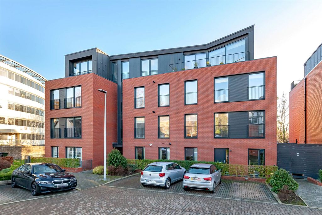 Property photo 1 of 20 Picture No. 15