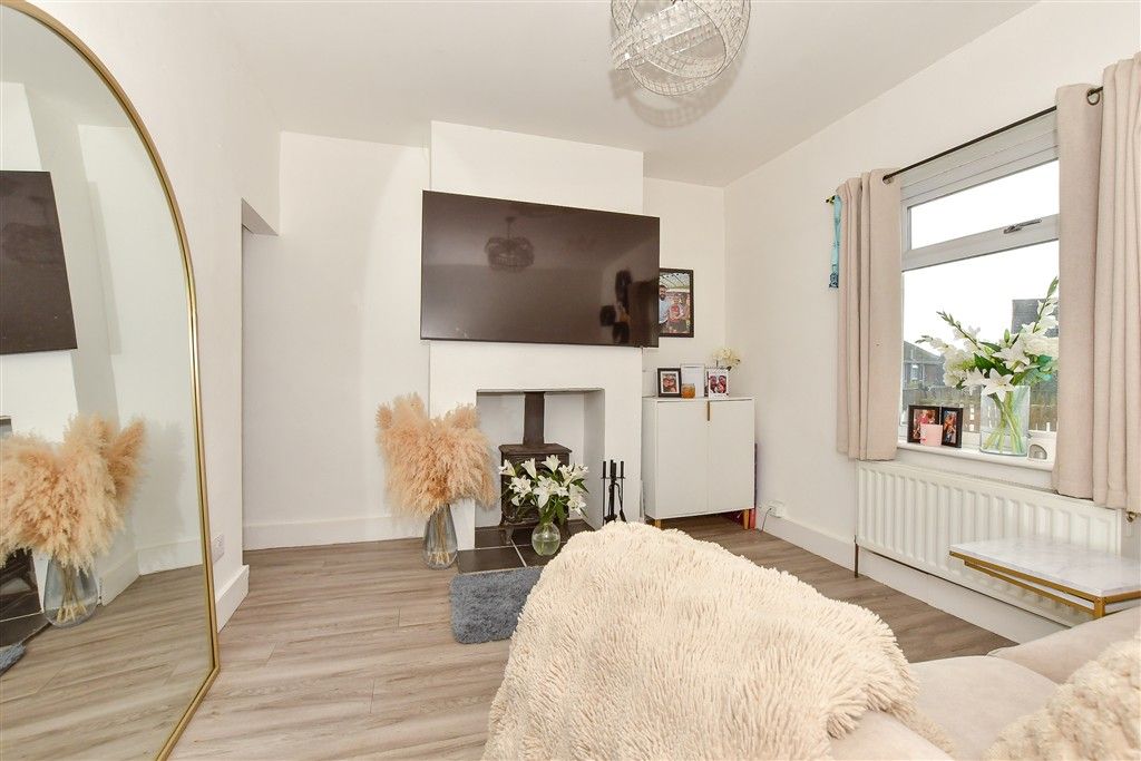 Property photo 2 of 9 Lounge