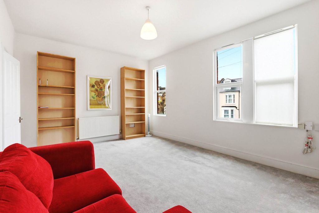 Property photo 2 of 9