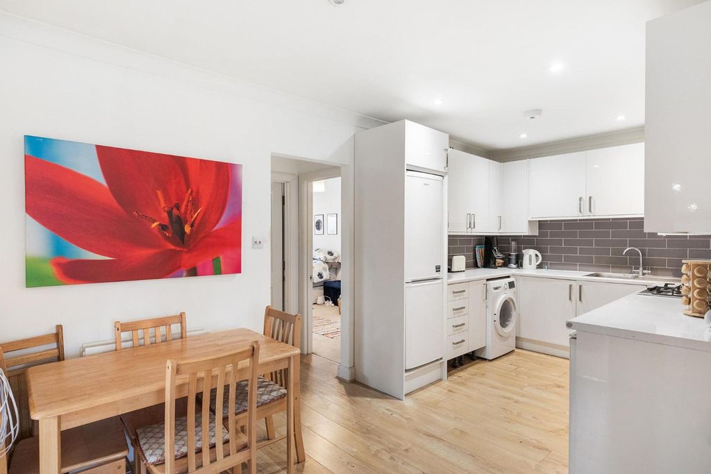 Property photo 3 of 8 5300492