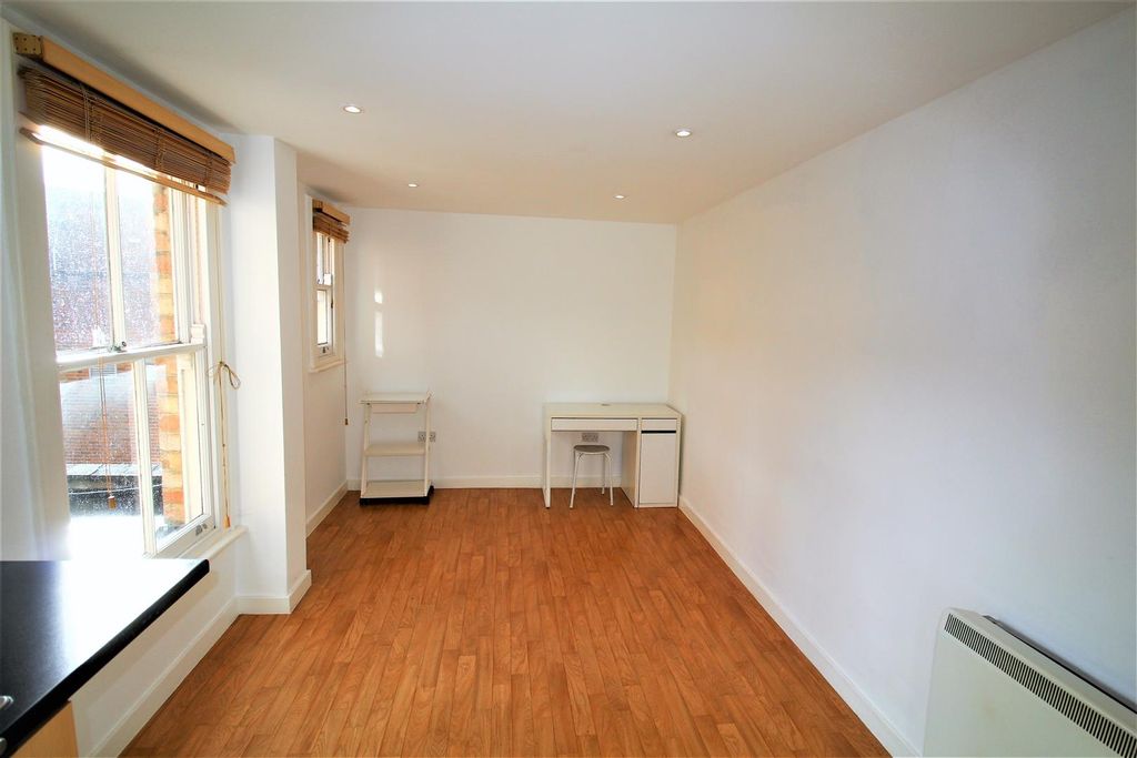 Property photo 2 of 6