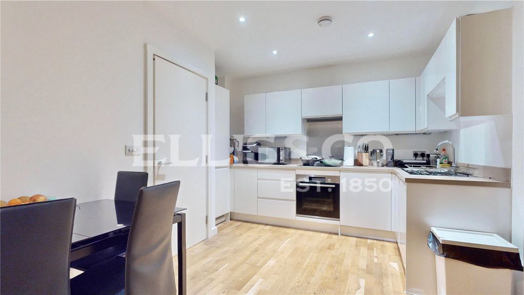 Property photo 2 of 14 Picture No. 28