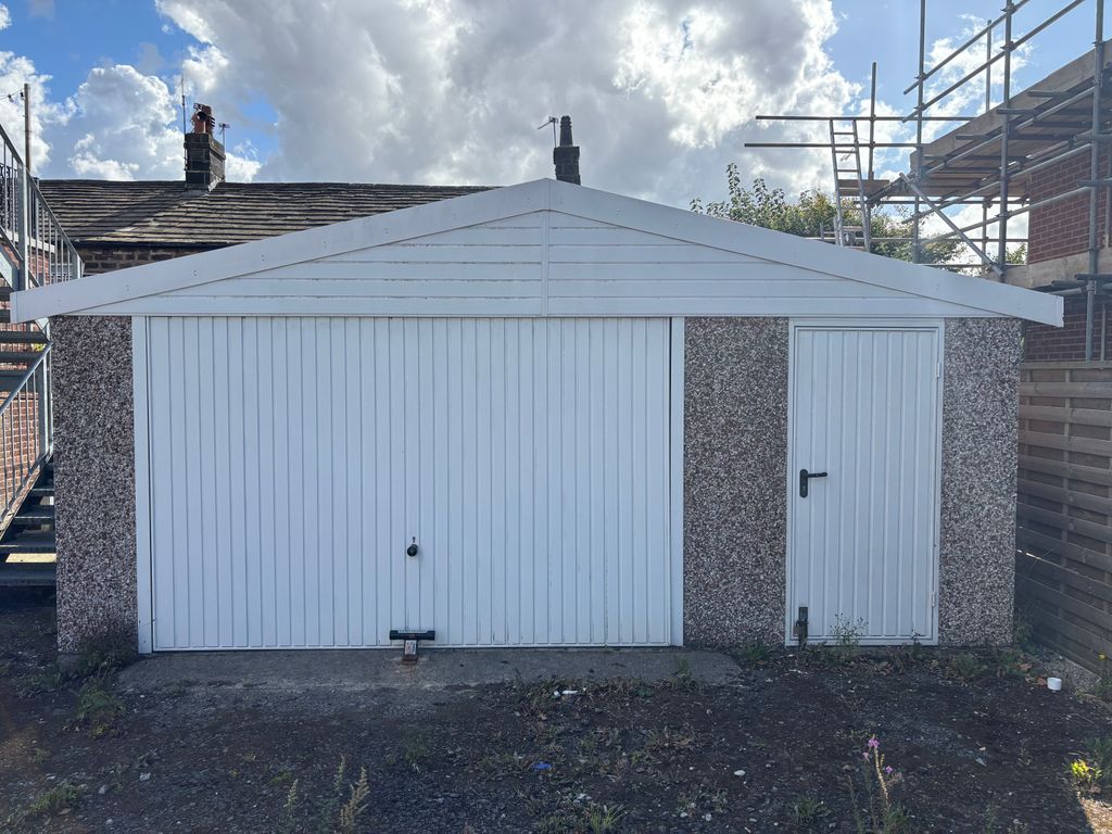 Property photo 1 of 2