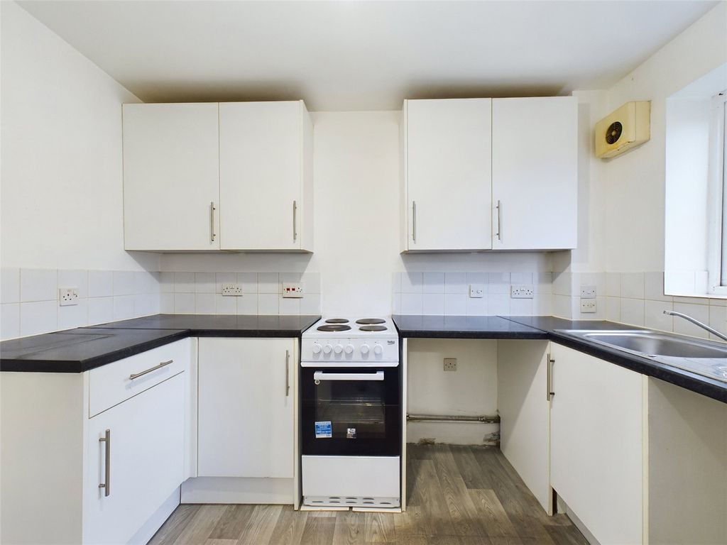 Property photo 2 of 14 Kitchen