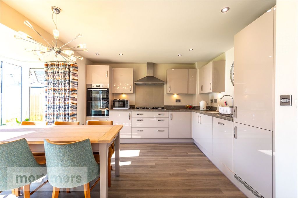 Property photo 2 of 28 Open Plan Living