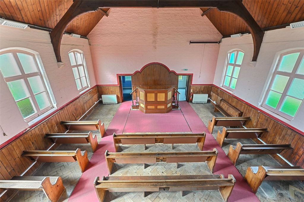 Property photo 2 of 19 Picture No. 02