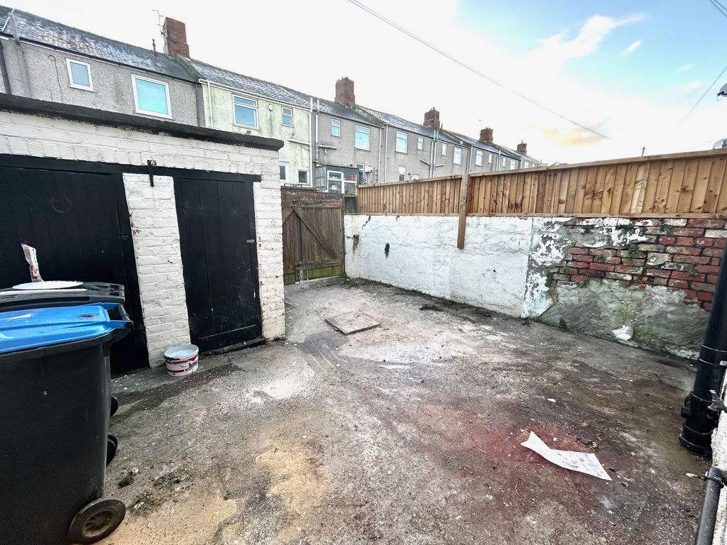 Property photo 3 of 8