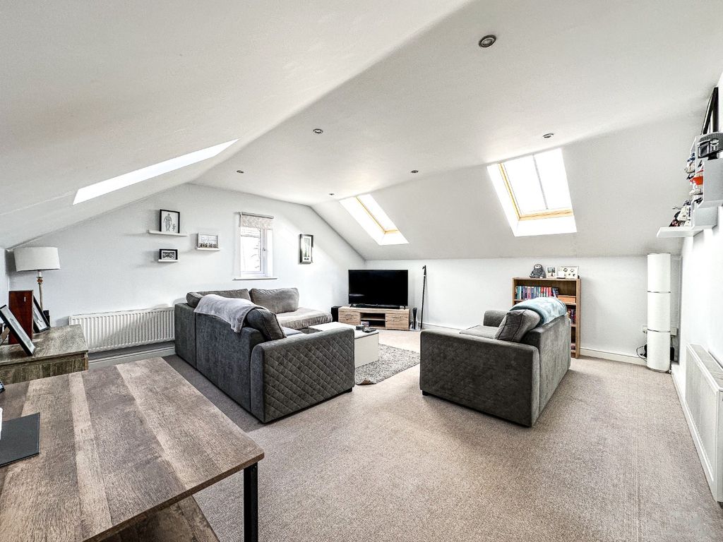 Property photo 2 of 12 4926316