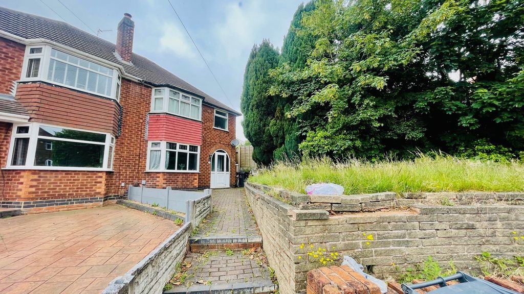 Property photo 2 of 11