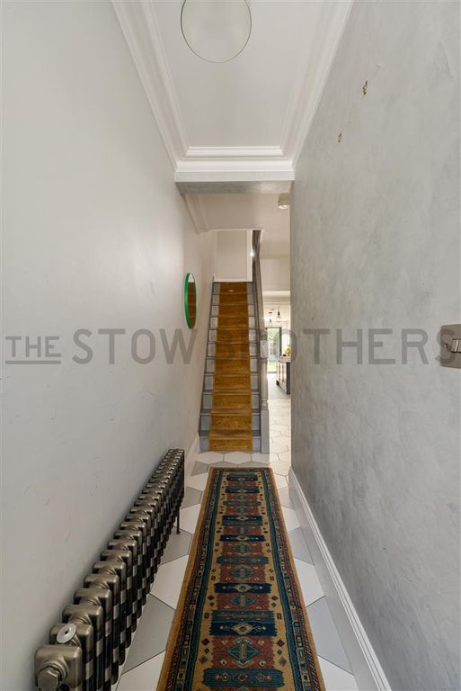 Property photo 2 of 43