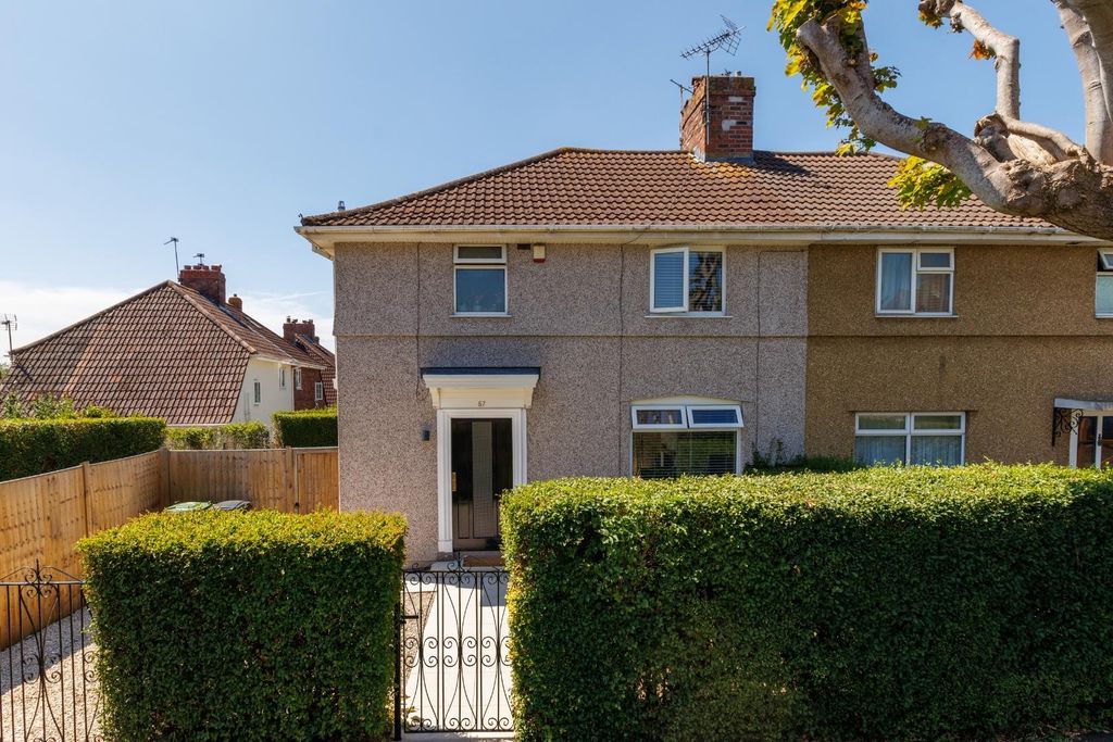 Property photo 2 of 25 57 Queenshill Road-33.Jpg