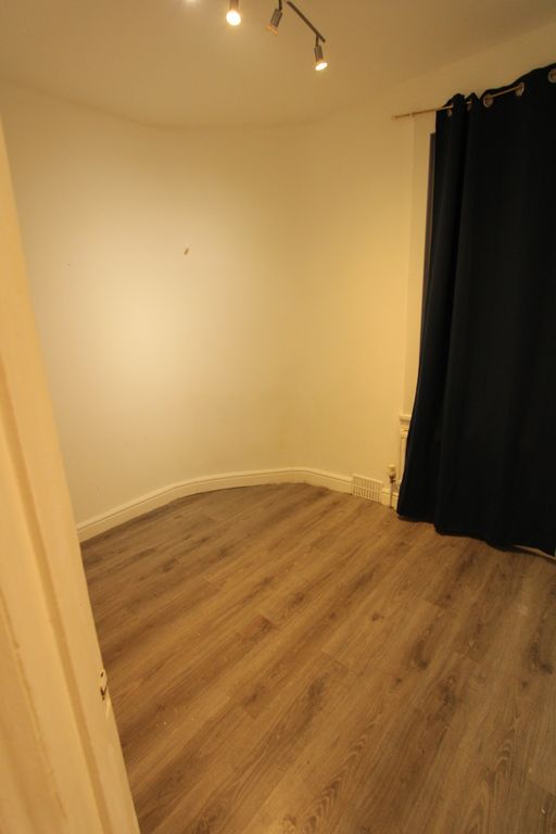 Property photo 1 of 2