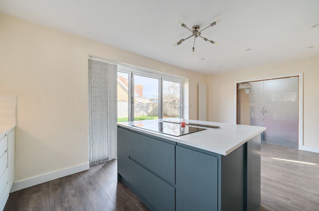 Property photo 3 of 12 1389029-6-693Ac0d...