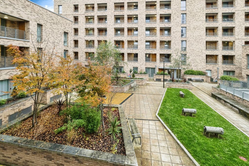 Property photo 1 of 17 Photography