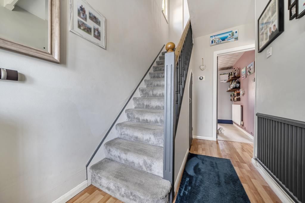 Property photo 2 of 17 Entrance Hall