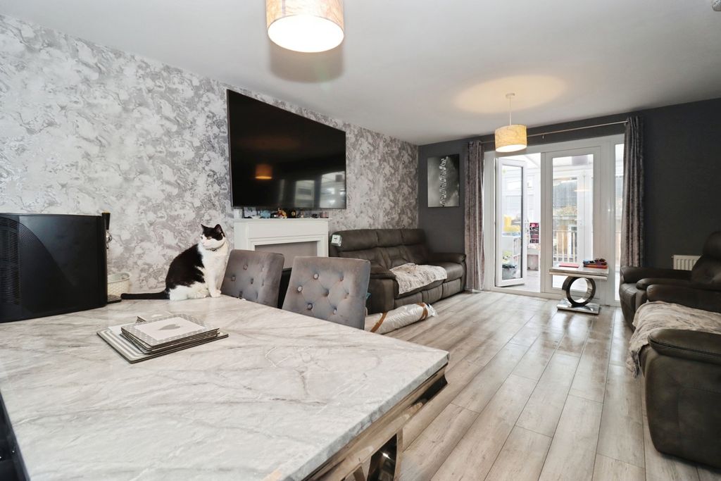 Property photo 2 of 20 Pbox-Img.Jpg