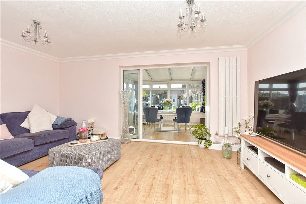 Property photo 3 of 12 Lounge/Diner