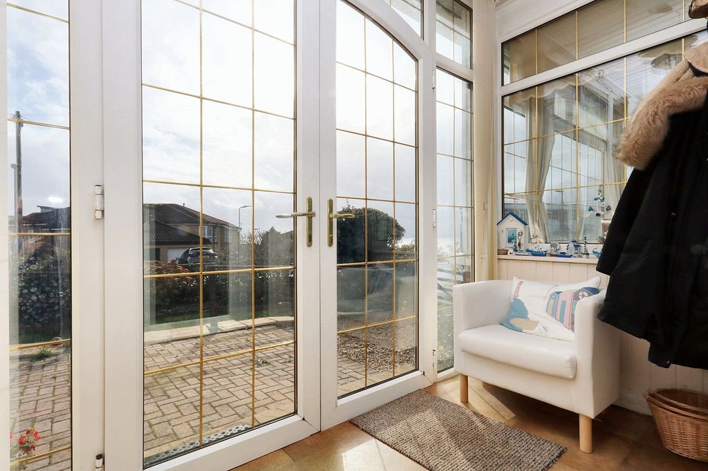 Property photo 3 of 46