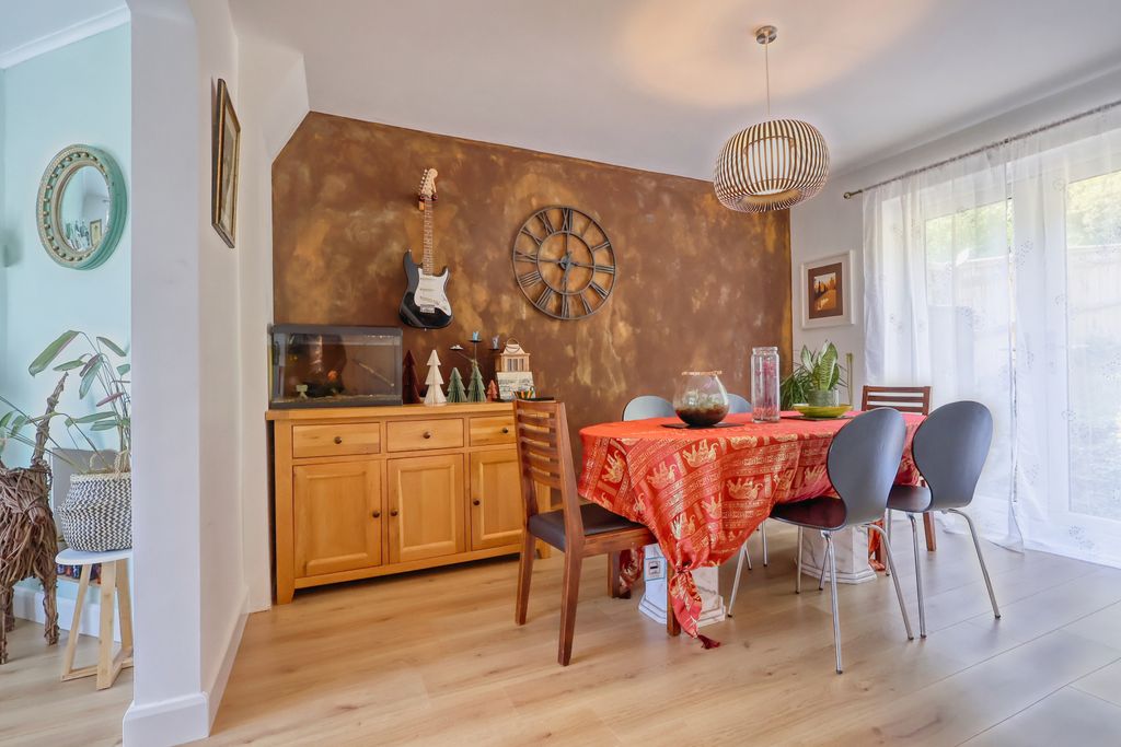 Property photo 3 of 14 Picture No. 05