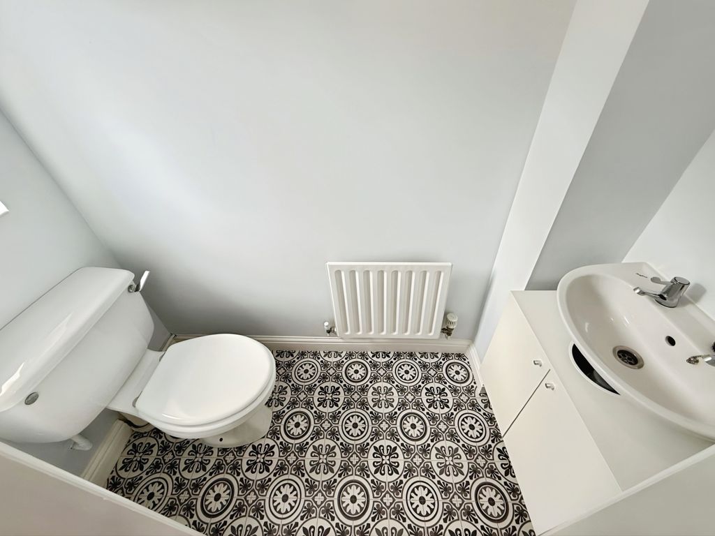 Property photo 3 of 17 WC