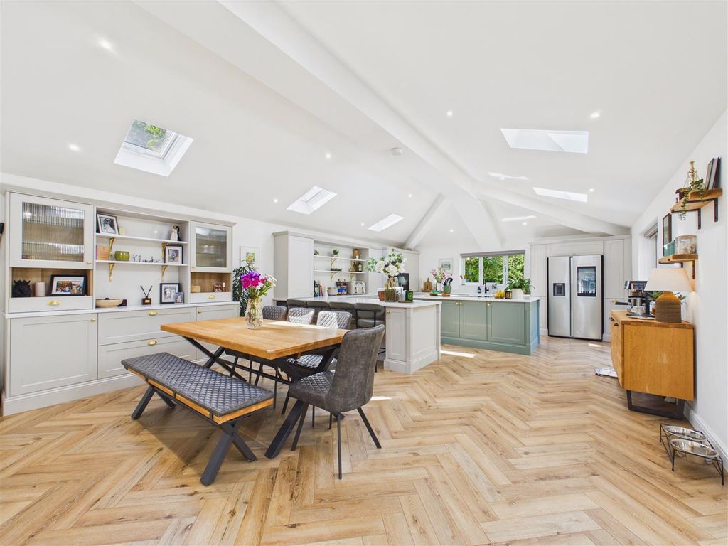Property photo 2 of 32 Dining Kitchen
