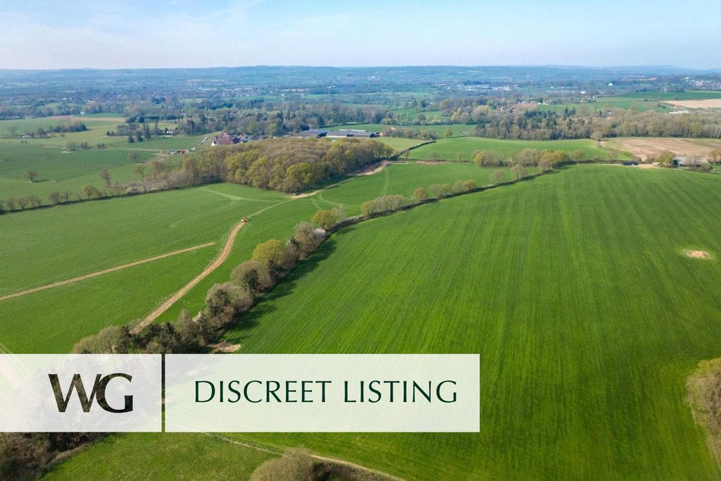 Property photo 1 of 6 Discreet