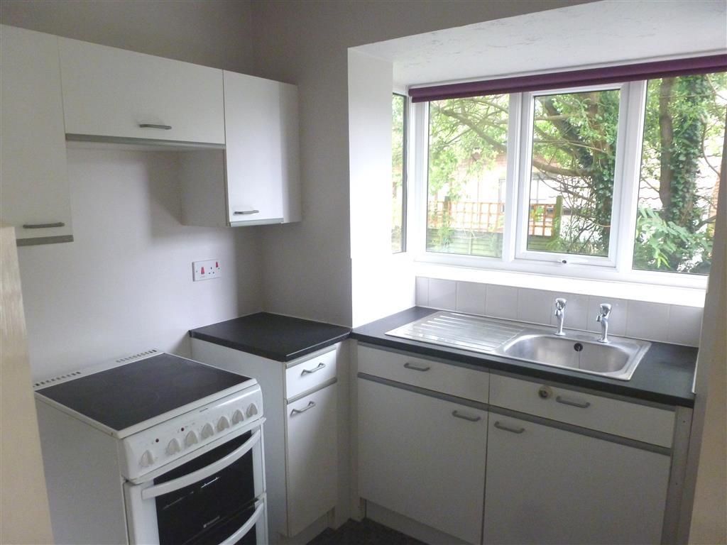 Property photo 3 of 9 Kitchen