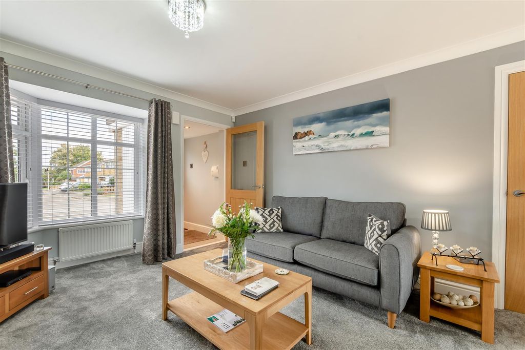 Property photo 3 of 20 8661996-Interior05.Jpg