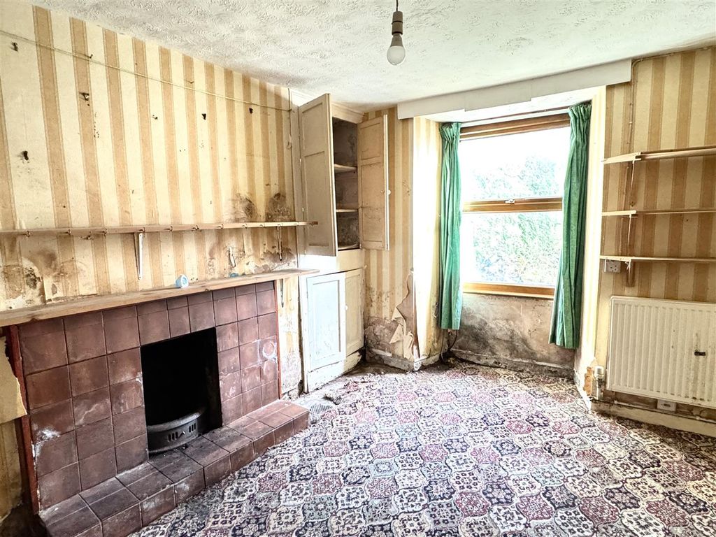 Property photo 3 of 21 Lounge