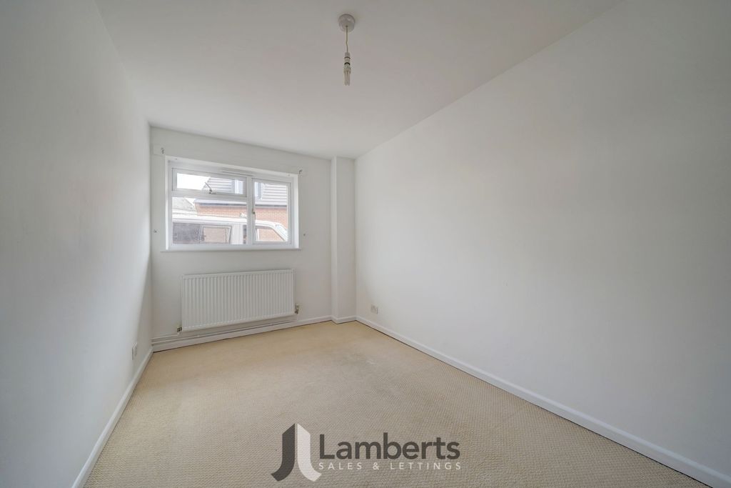 Property photo 3 of 11 Master Bedroom