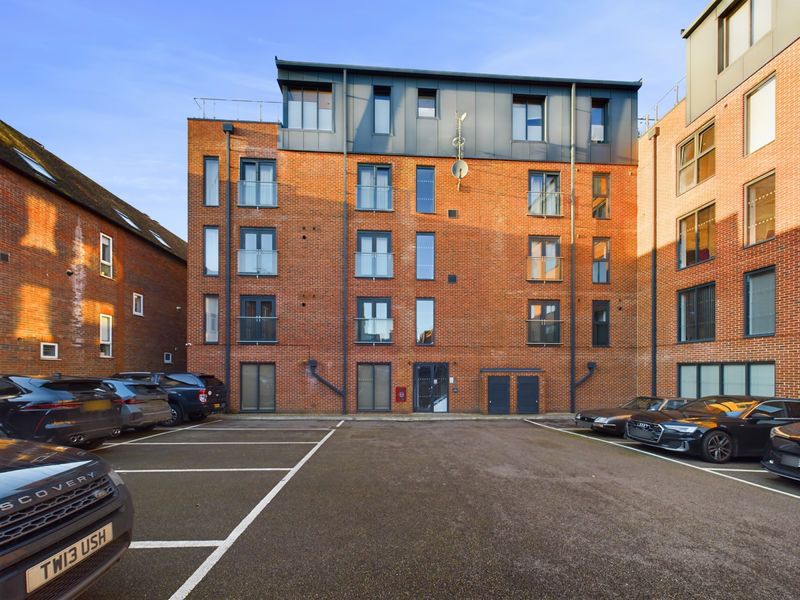 Property photo 1 of 11 Photo 3