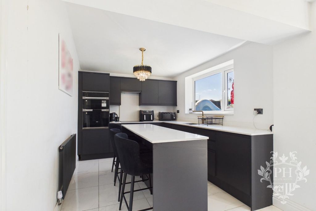 Property photo 2 of 17 B71257d305654Ddaad635946A915E05c_100_Cam02002G0-Pr