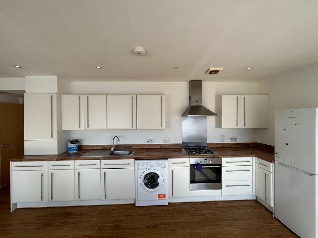 Property photo 3 of 8 Gallery