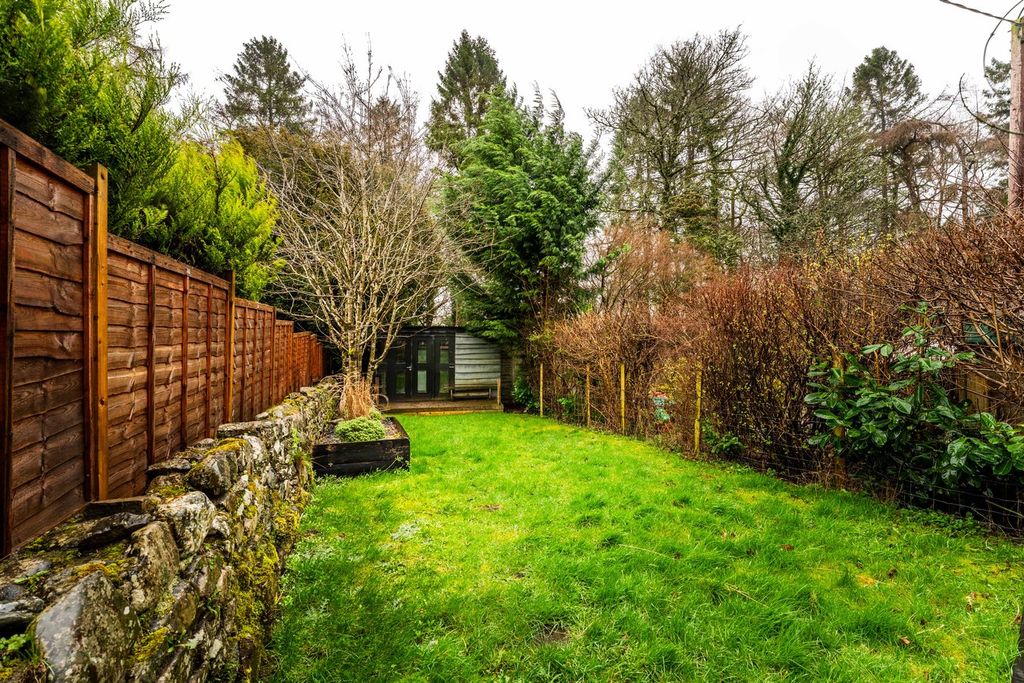 Property photo 2 of 32