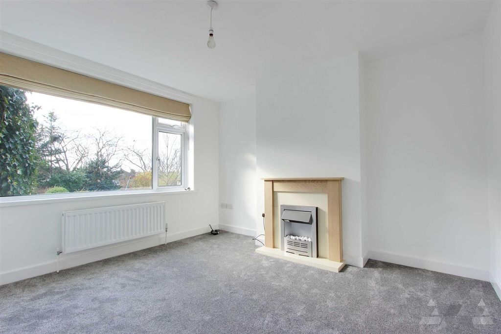 Property photo 3 of 14 Reception 2